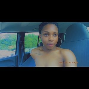 Meet your Posher, Maya